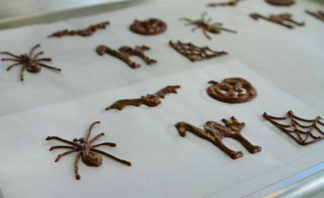 Chocolate Halloween Toppers for Pumpkin Buttercream Cupcakes