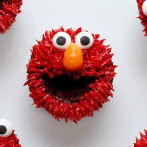 How to Pipe Elmo in Buttercream (video)