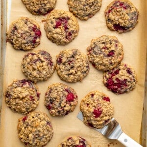 Pan of Raspberry Oatmeal Cookies Hot out Of The Oven. Cookies, Baking, Raspberry Cookies, Raspberry Oatmeal Cookies, Cookie Recipes, Cookie Exchange, Fruit Cookies, Summer Baking, Healthier Cookie Recipes, Dessert, i am baker, iambaker